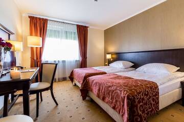 Фото номера Двухместный номер «Комфорт» с 2 отдельными кроватями Отель Hotel Krzyski г. Тарнув 6